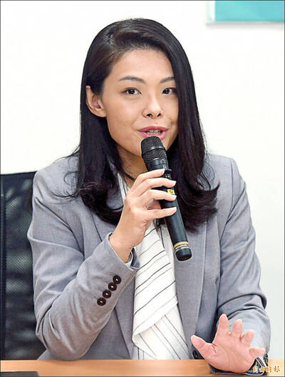 詐領助理加班費鐵證如山！ 律師黃帝穎電爆高虹安