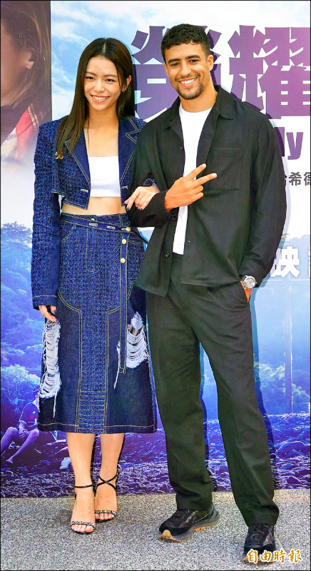 宋芸樺傳授沙伊恩撩妹技 榮耀導演撂中文你很三八