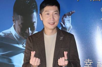 馬浚偉藥物過敏硬撐開演唱會  邊唱嘴裡流滿血