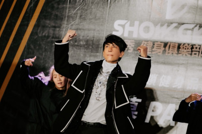 找到工作了！蔡依林恩師張勝豐「遍體鱗傷」 重生親揭下一步