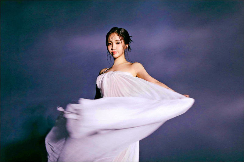 陳芳語新歌挺多元愛情 林夕填詞神助攻