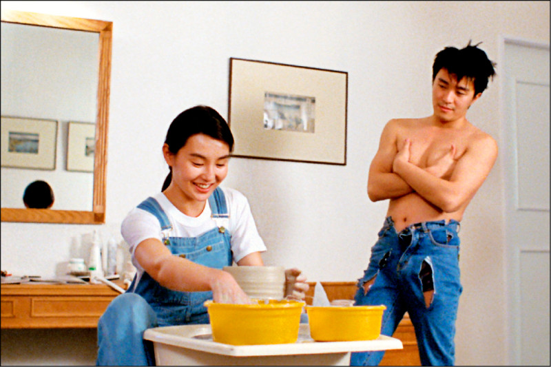 （新片搶鮮看）《家有囍事》絕版卡司歡喜賀歲   流氓警察李鴻其《拯救嫌疑人》  