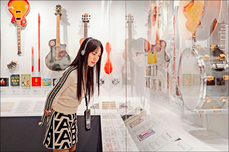 北流辦流行音樂故事展 徐若瑄孫盛希日韓語導覽