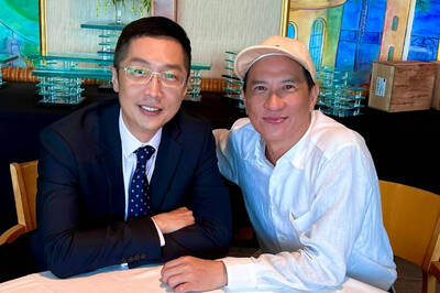 張家輝與老友敘舊   59歲現況曝