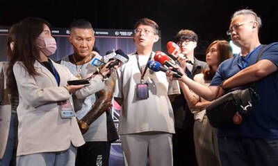 除了老家房子土地 四叉貓虧黃國昌「什麼事都知道」