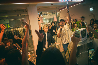 月老，請不要放棄我！邱振哲踩點萬秀孫超夯洗衣店   獻《太陽》助姻緣