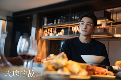 林更新不忍了！ 開嗆代拍：拿個破手機錄錄錄