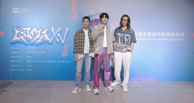 宇宙人不藏了！方Q超展開成了「三寶爸」  媽媽嚇歪