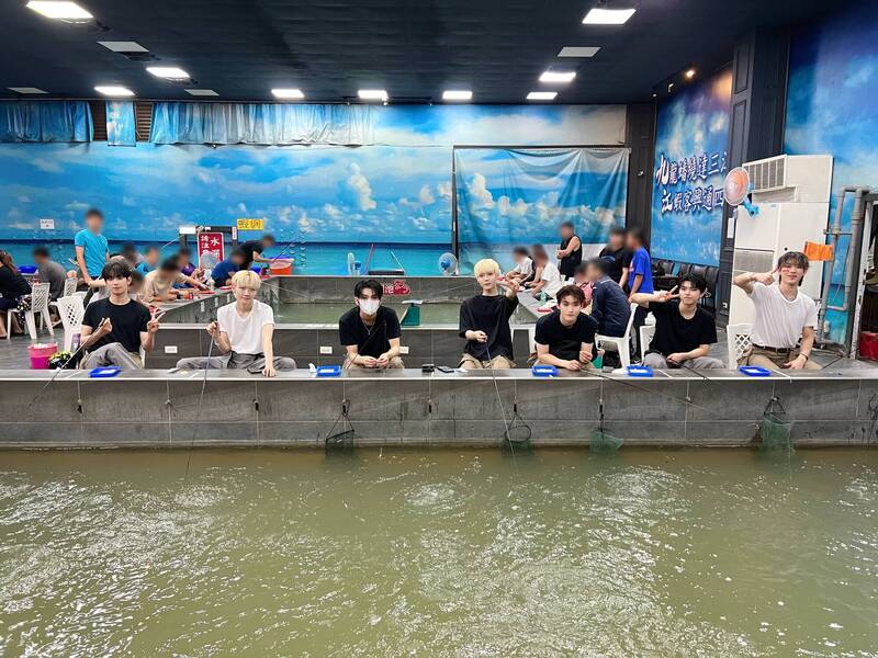 韓人氣男團來台體驗「超台文化」 萬人驚喜：我台灣人都沒去過