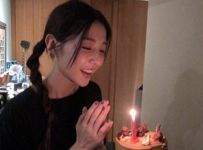 邵雨薇曬35歲生日美照！「男友視角」燦笑超幸福