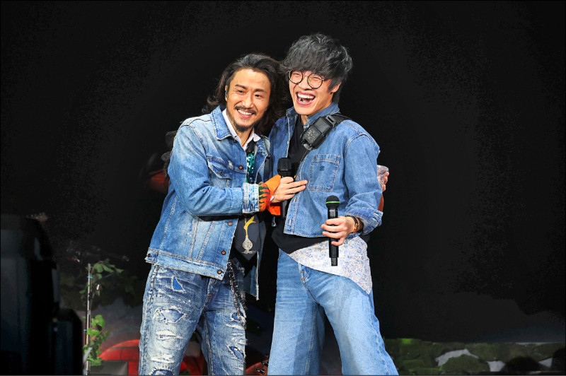 鄭中基轟雄蛋 揪盧廣仲左右為難