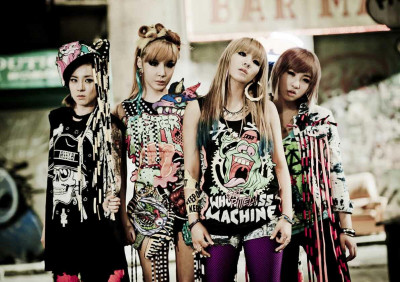 2NE1霸氣回歸！明年2月林口開唱  「YG Family」首爾大團圓