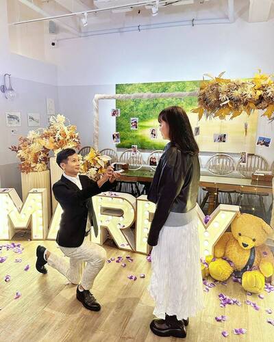 《瘋神》逸祥36歲生日「求婚成功」   歌手女友感性告白
