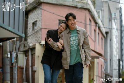 韓劇好狗血！親熱戲門外吻到屋內  又變無性夫妻勒索渣男