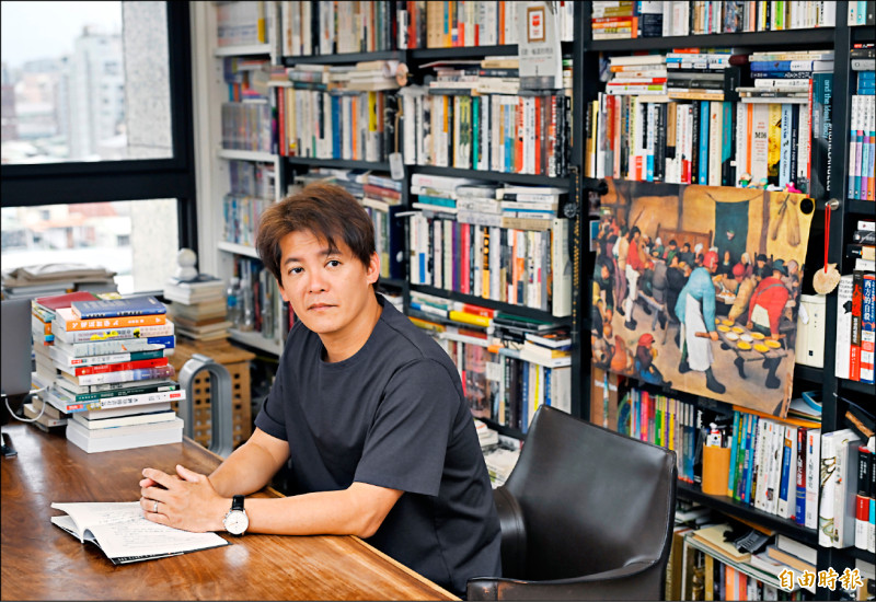 《人物專訪》書中自有黃金屋-謝哲青藏書萬冊 鈔寫浪漫