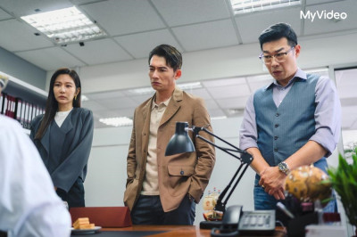 温昇豪「屎在滾衝廁所」遇宿敵 見范少勳夾屁股嗆聲冒火藥味