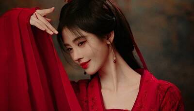 「四千年一遇美女」鞠婧禕爆合約糾紛  公司指控私接工作