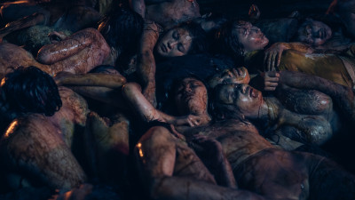 《蝴蝶大廈》20位裸身女鬼助陣！AV演員泡污水數小時