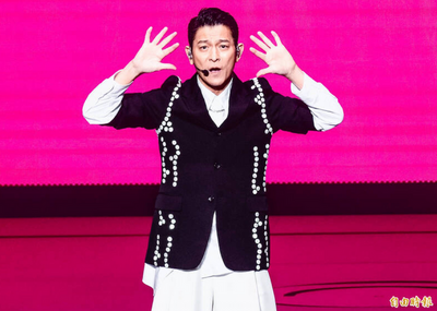 劉德華唱《中國人》 前立委謝欣霓腦筋急轉彎想改名