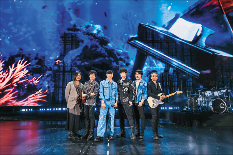JJ助陣五月天 嗨組六月天