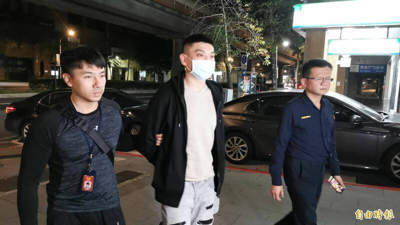 球棒狠砸吳宗憲「無聊咖啡廳」 2男判刑2月沒收2球棒