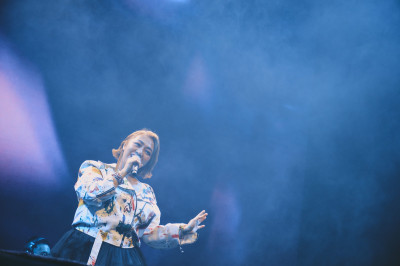 亦帆睽違7年回歸攜重大喜訊  首唱淚崩曝父親經歷生死交關