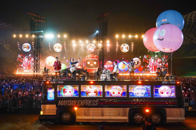 踏上泰勒絲、Coldplay唱過的場地！ 五月天征戰澳洲環場巴士跟著去