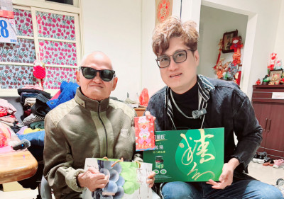 李炳輝愛妻中風又摔傷骨折 楊哲被康康影響寒冬衝淡水送暖