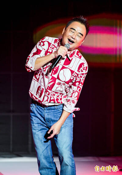 陳昇第30次辦跨年演唱會想把自己弄哭！愛妻貼心準備花襯衫