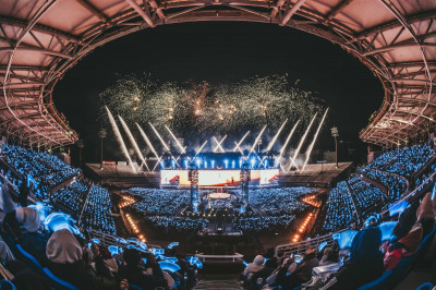 五月天跨年演唱會施放100秒煙火 阿信預告今年玩大的