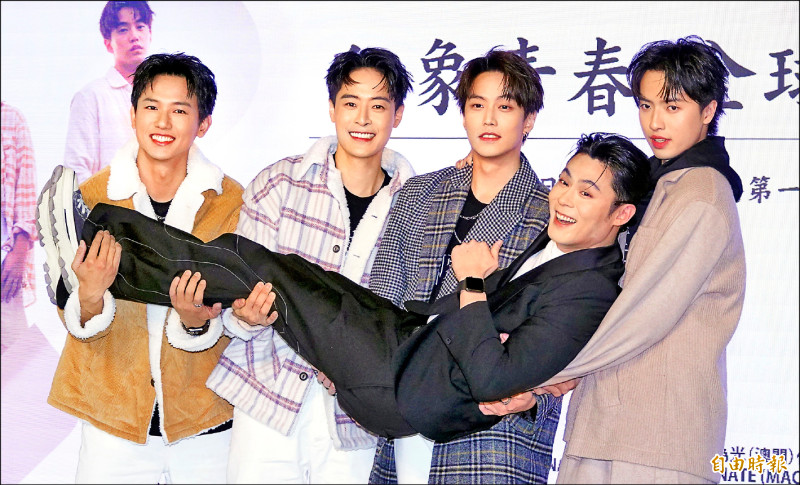 陳奕認愛小10歲成衣千金 視訊甜喊寶寶