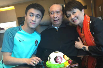 賭王30歲兒何猷君無嬌氣 繼國民衣又在機場掃平價零食