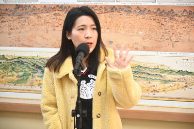 徐巧芯立法院穿睡衣    苦苓怒斥 「老太妹」罷起來