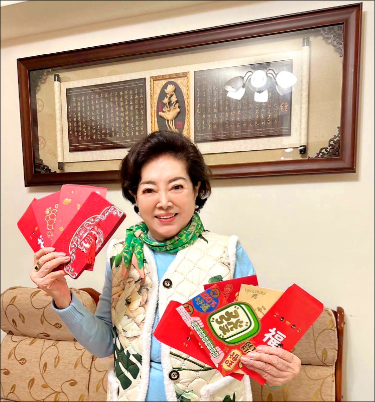 陳淑芳圍爐團聚 喜收30個紅包