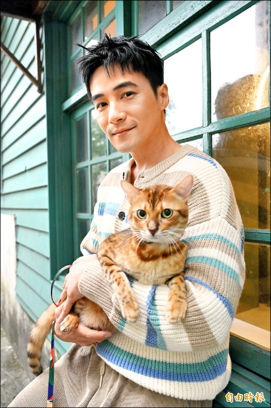 安紐待客大不同 送暖鍾瑶小貓