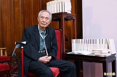 9旬國寶作家李喬任罷免領銜人  朱宥勳好感動