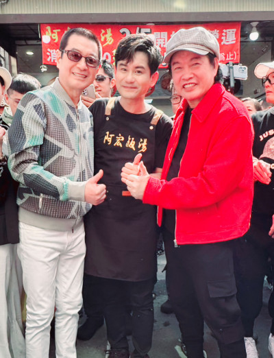 蔡小虎、康康露面力挺！他遺憾「二寶」出生 父親看不到了