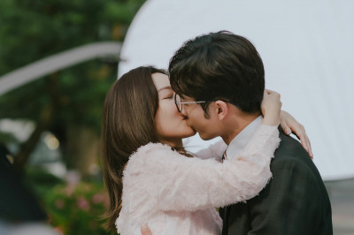 曾莞婷不藏了！揮別渣男舊愛 當眾熱吻管麟&hellip;畫面流出