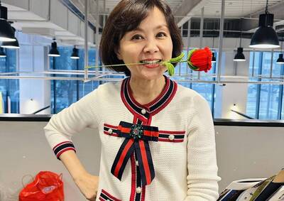 文山志玲情人節收花 不領情喊「什麼鬼」