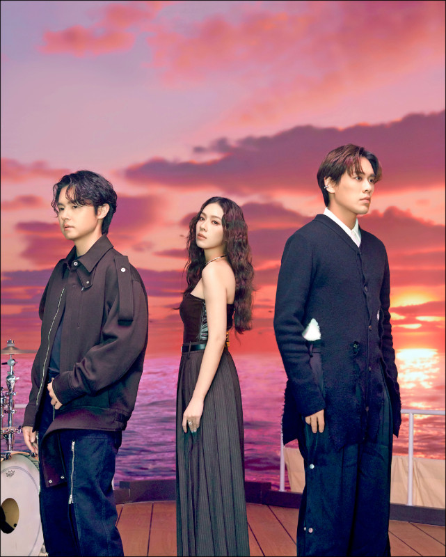 告五人4個月推7新歌 雲安獲讚寫歌神手