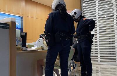 民眾稱認識馬斯克堅匯1萬美金 主播何戎硬起來多管閒事