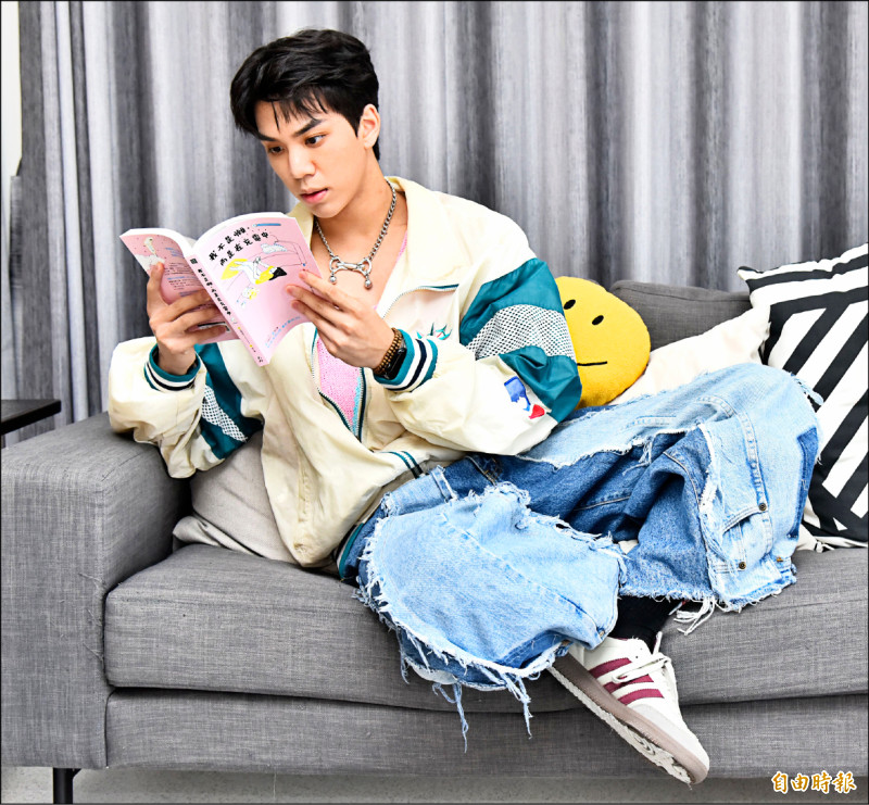 R.Y.G.唱復古舞曲 相約放假閱讀趣