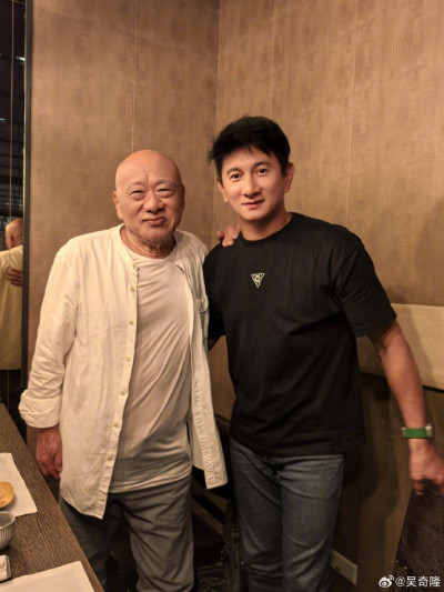 吳奇隆不甩婚變「悶聲幹大事」！老牌節目《八千里路雲和月》宣告重啟