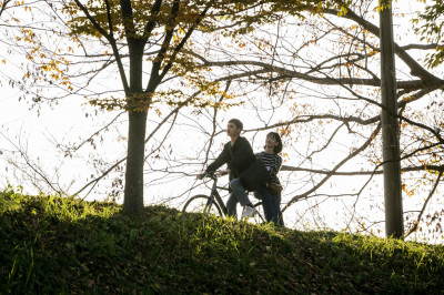 比周杰倫主動！都敬秀《不能說的秘密》親吻2女：旁邊好多人在看