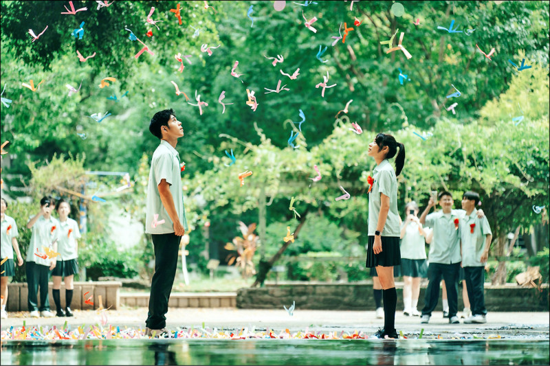 詹懷雲告白江齊浪漫場面 笑曝5000隻紙蜻蜓砸臉疼