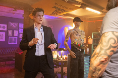 油炸右手搞笑又噁心成亮點！《無痛先生》傑克奎德魅力爆棚