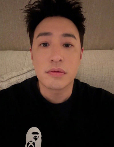 潘瑋柏自爆好消息臉紅偷笑！婉拒貴賓室阿姨煮麵結果大樂