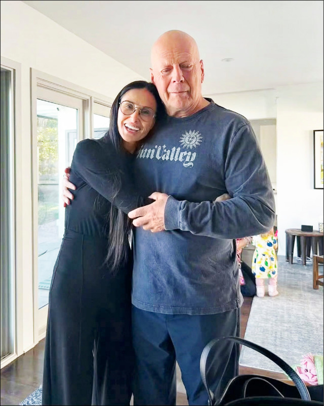 失智息影3年 老布慶70大壽 享天倫被愛淹沒