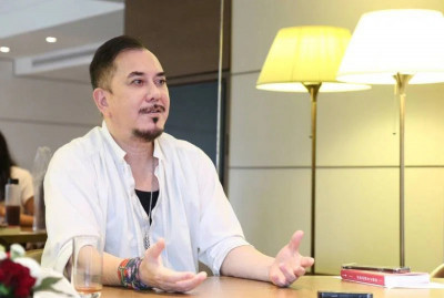 黃秋生怒了！小學數學問「剩幾盞燈？」 憤譙題目害人不淺