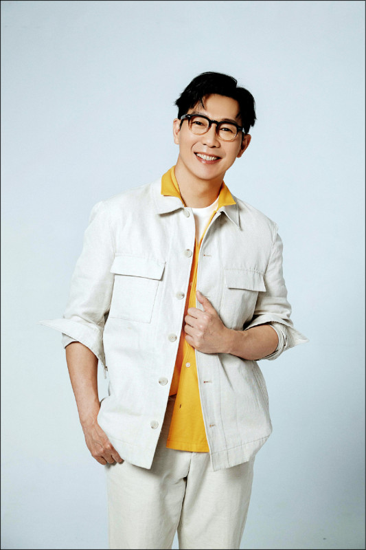 品冠遇股災《綠光罩頂》 寫歌幽自己一默